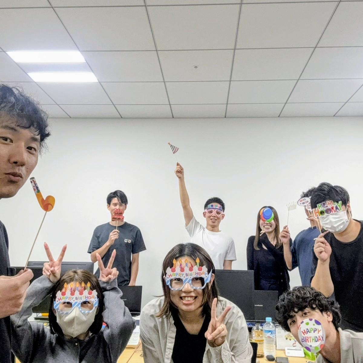 代表取締役　白崎 利郎
多彩なバックボーンを持つ個性豊かなメンバーが集まっているのが当社の特徴です。