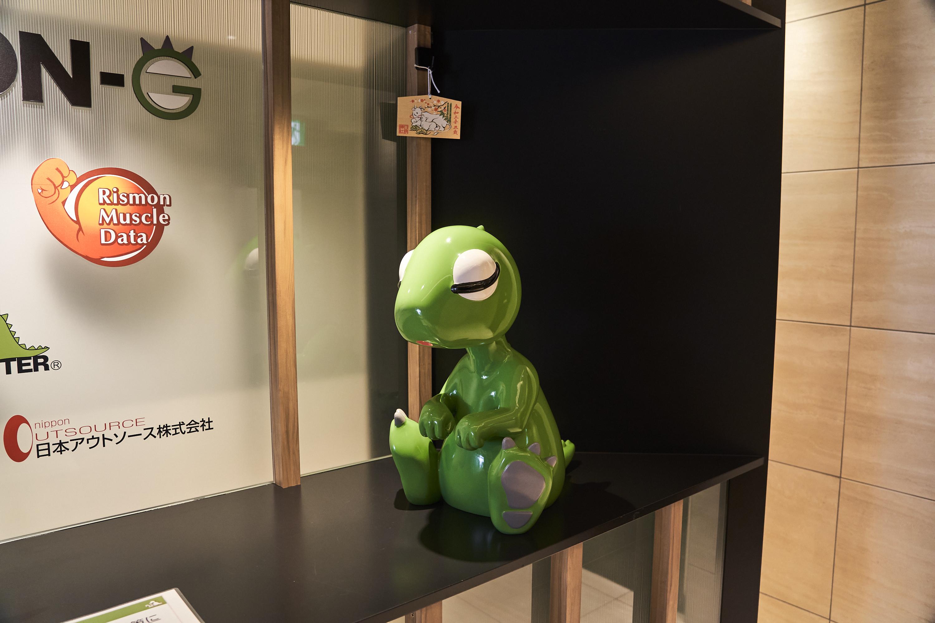 マスコットのリスモング