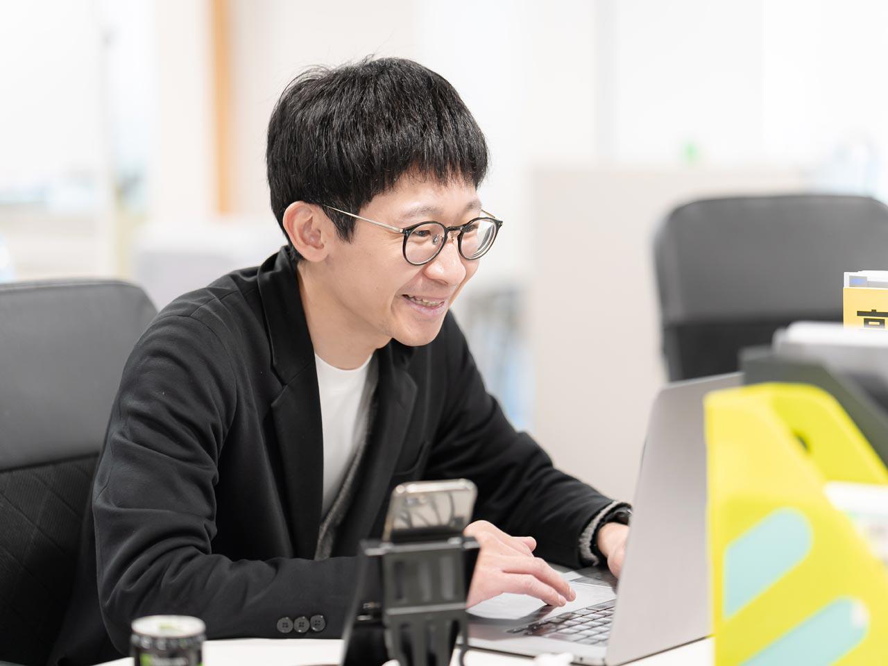 同社が発行する就職キャリア冊子は、関西の高校の約80%で教材として採用される等、圧倒的なシェアを誇る。