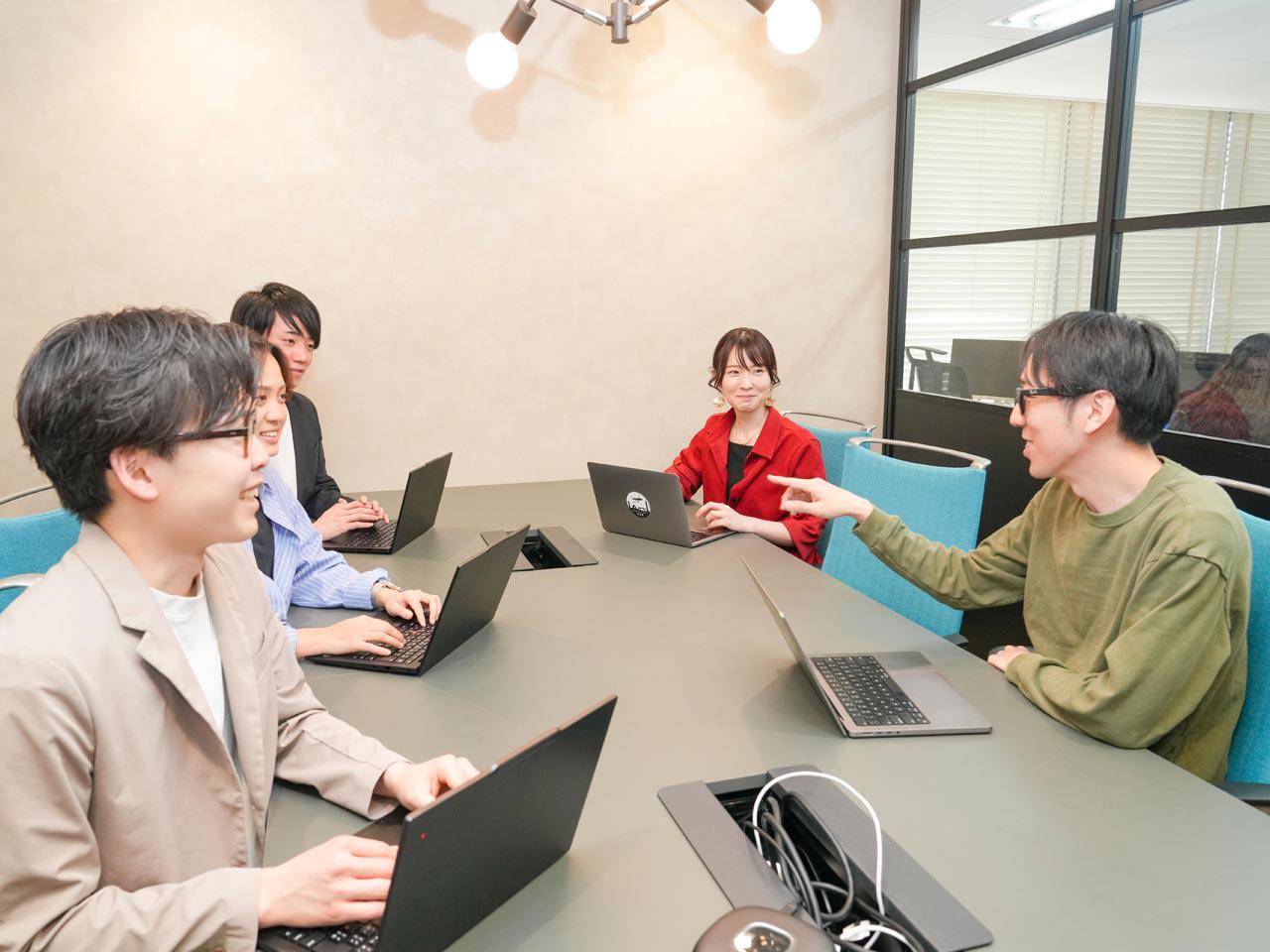 また、同社には問題解決に向かって会話ができる貴重な環境があり、納得するまで議論ができ、問題解決に対してベストだと思う技術をも選択し、ときにチャレンジもできる。