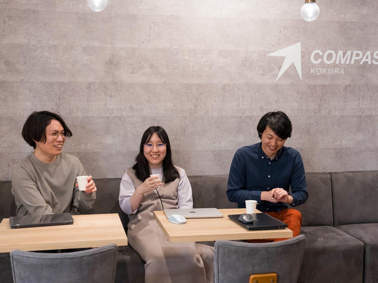 同社では、社員が自由に意見を交わすことができる場や、勉強会が週1回のペースで設定されている。