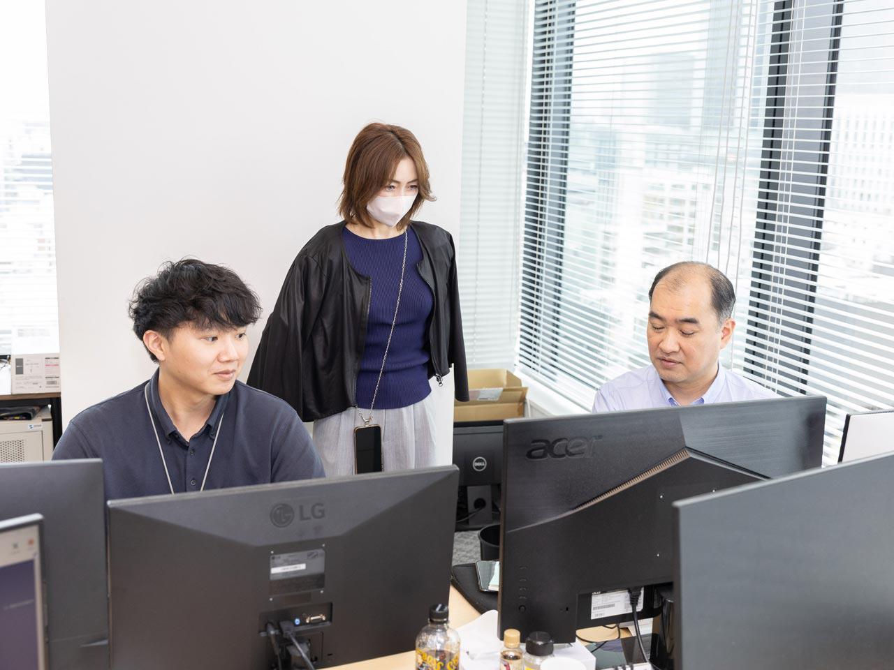 機関投資家と証券会社、および証券取引所等を繋ぐASP型のプラットフォームとして、最良執行を支えるアルゴリズムやSORを搭載するとともに、国内最大の証券・金融情報インフラを運営するQUICKの高度な信頼性を誇るデータと自動連携する利便性を提供。