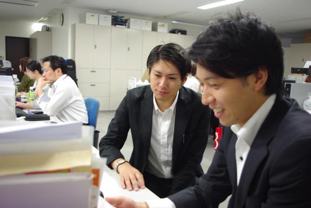 営業同士日々の情報交換は欠かしません！みんなで事業部を盛り立てていきます。