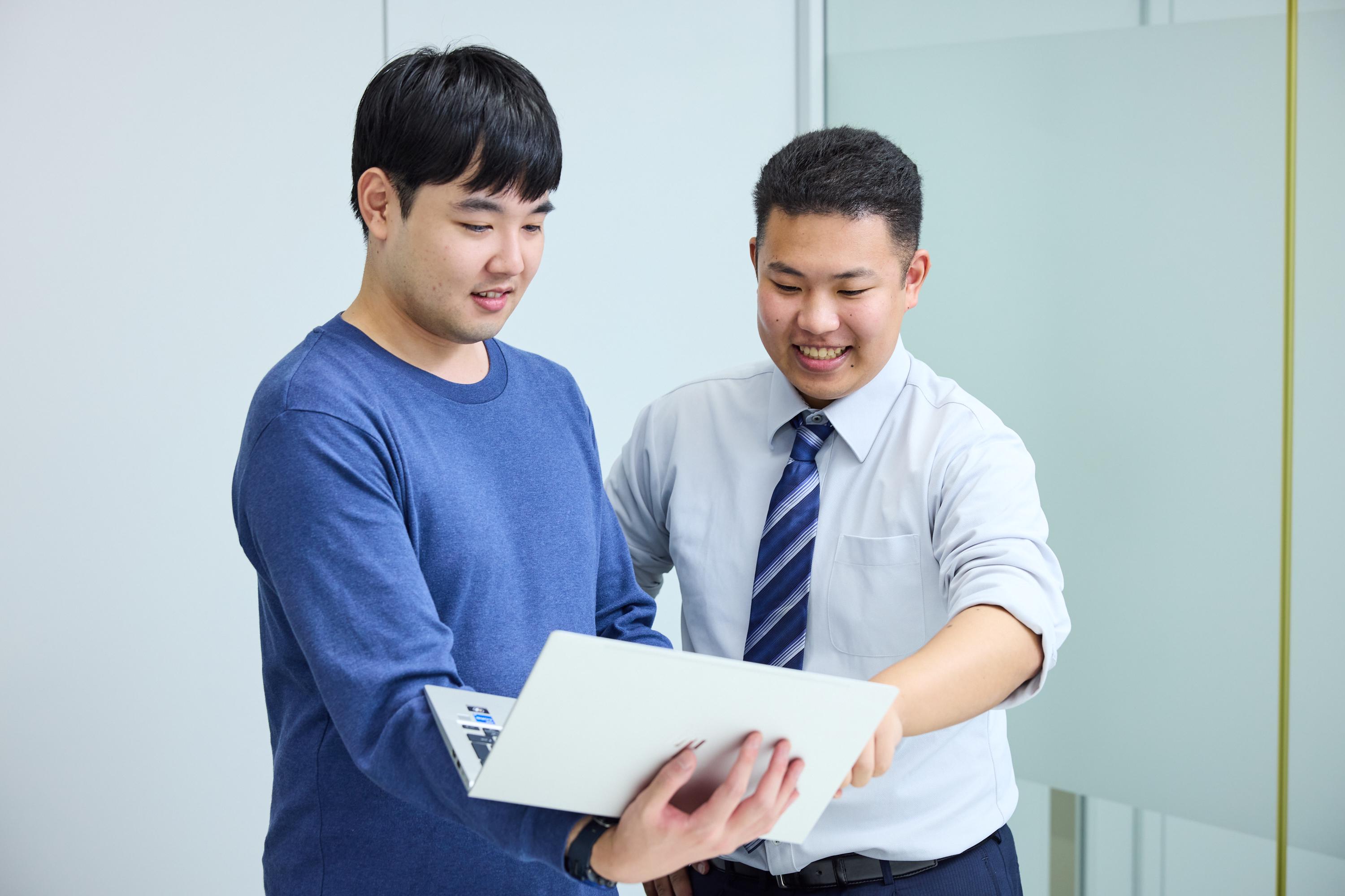 未経験や若手であっても、やる気と好奇心があれば積極的にキャリアアップしていける環境だ。