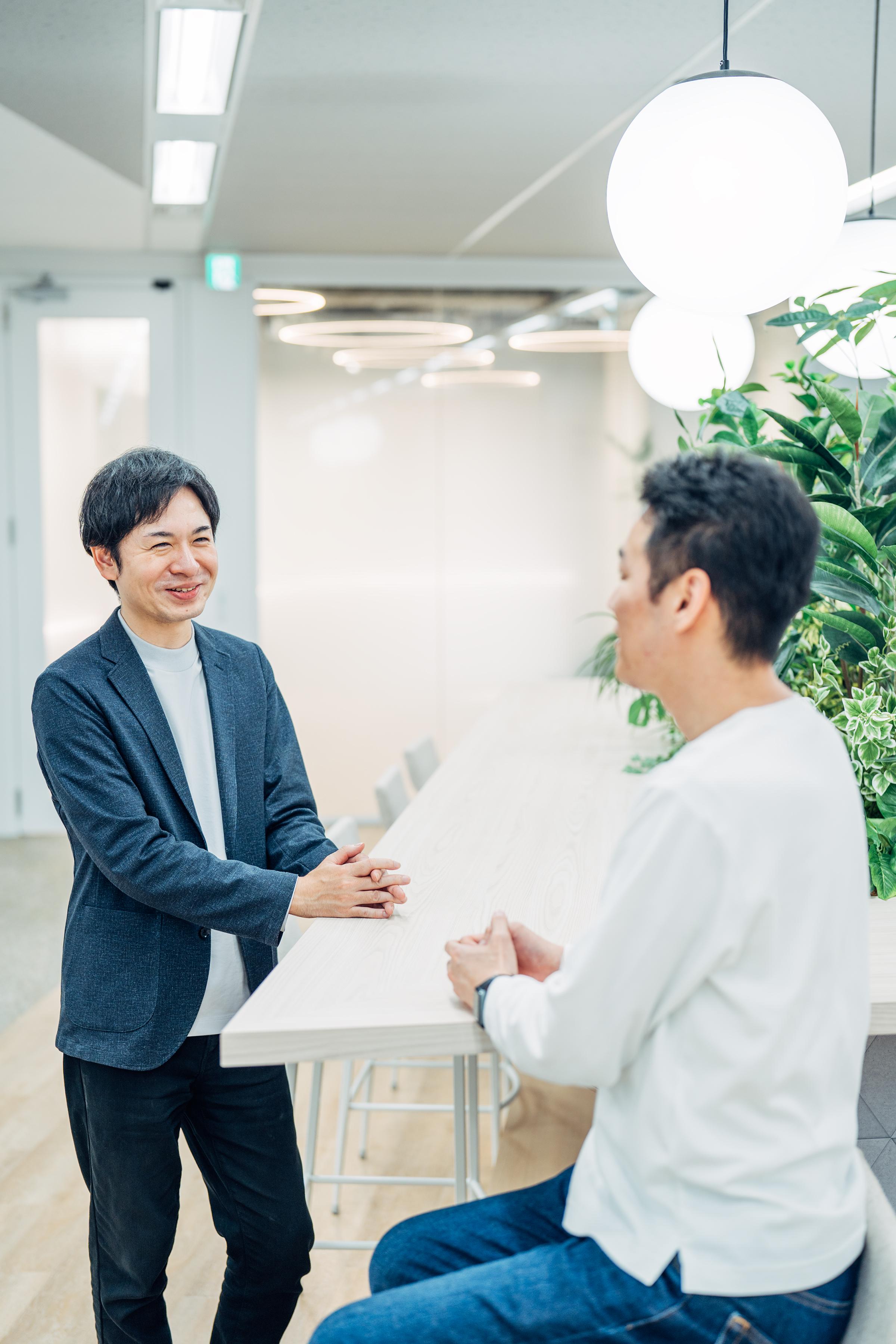 開発・営業・経営、垣根は一切なく活発なコミュニケーションを大切にしています。