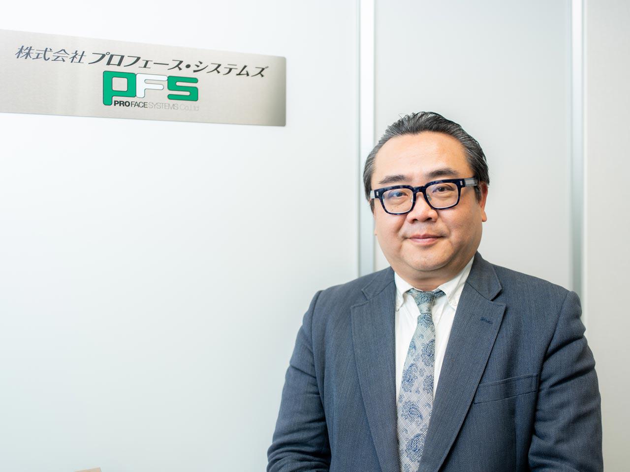 当社は官公庁案件を中心に100％直取引を実現しています。エンジニアがお客様と直接向き合い、課題を理解し、要件定義から設計・開発・運用まで一貫して携わることを大切にしています。単にシステムをつくるだけではなく、お客様の業務改善や社会課題の解決に貢献できることが、エンジニアにとって大きなやりがいにつながると考えています。そのため、当社は創業以来、直取引と上流工程への参画にこだわり続けています。