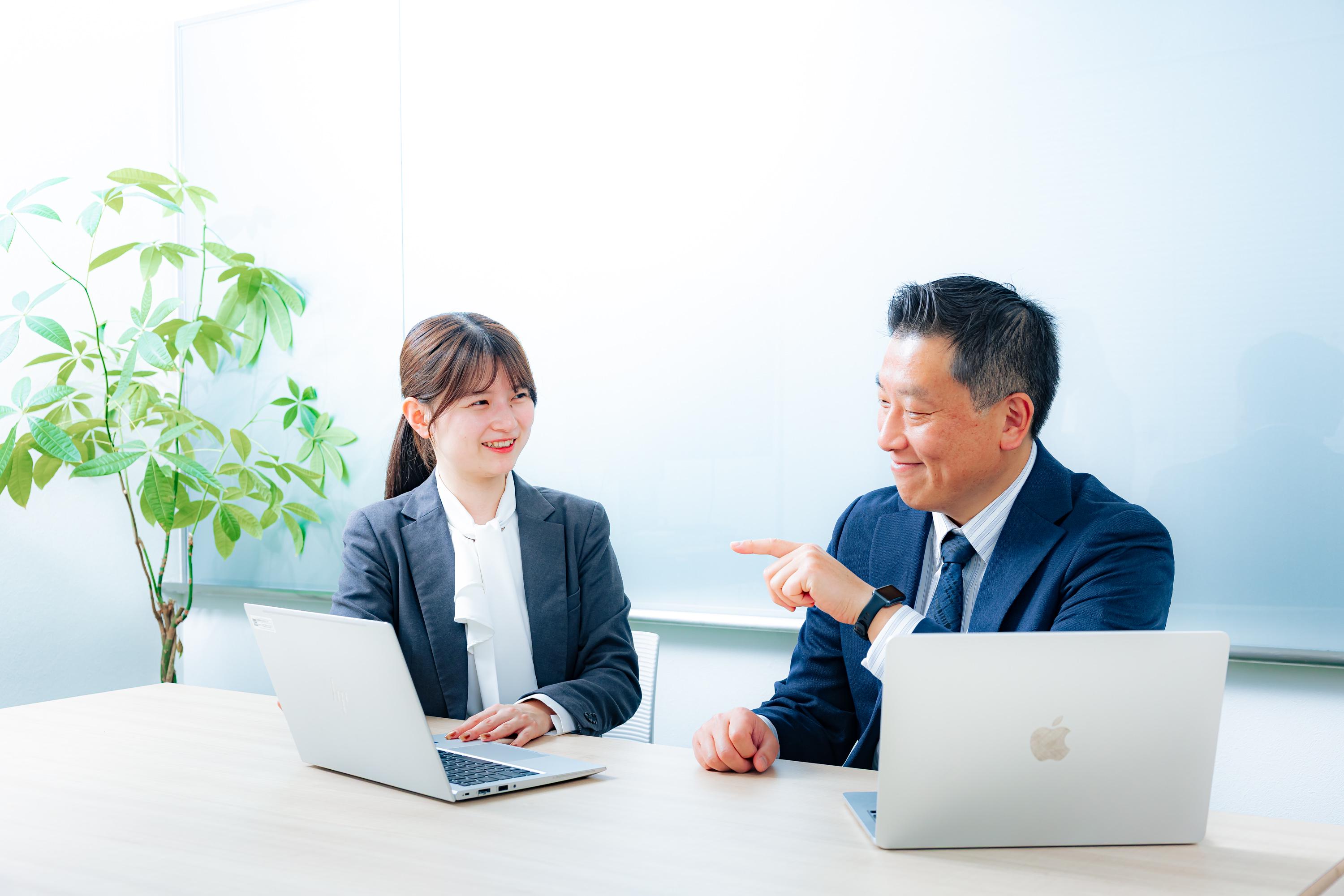 意欲がある人に道が開かれているのがこの会社です。
自社プロダクトだからこそ、自分がこうしたいと思うことを機能として実現していける楽しさや、事業成長にダイレクトに貢献していることを実感できますよ。

と現場エンジニアが語ってくれました！

さらに詳細は...
【当社CTOが配信していYouTube】でぜひ、ご覧ください！
↓　　↓　　↓　　↓　　↓
ODA★CHANNEL【ソフトブレーン】で検索！！ 
