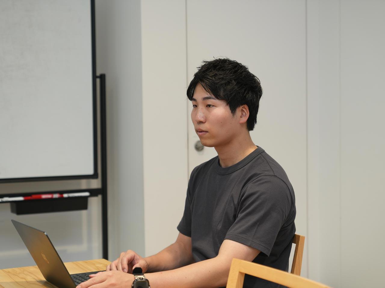 受託するプロジェクトの半数強が0→1の新規サービス開発案件であり、その企画フェーズから参画できる案件も多いため、エンジニアとしての成長機会も豊富である。