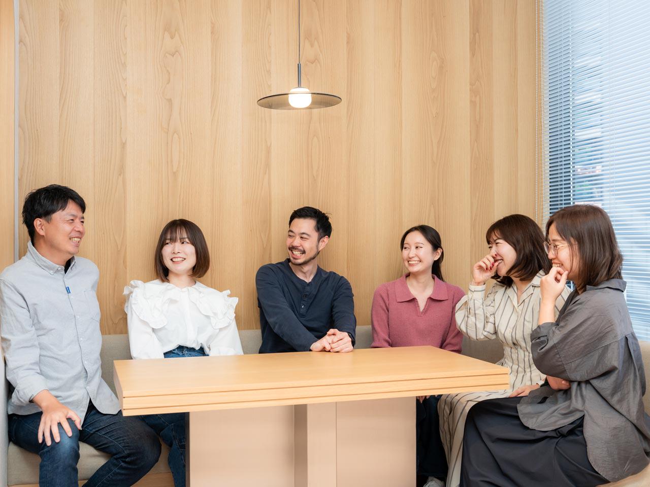 同社は、ブランド戦略立案、クリエイティブ制作、システム開発の3領域を持ち、企業のブランドづくりからデジタル実装までを支援する会社である。