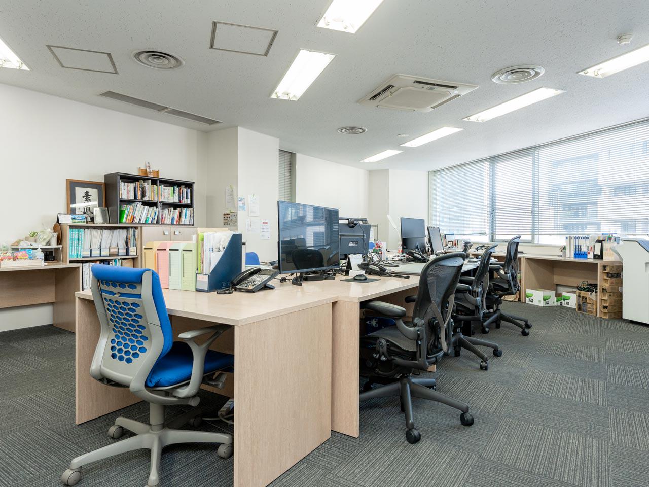 プロフェッショナルのITコンサルタントやエンジニアなどの業務委託スタッフを柔軟に活用し、高度なサービス品質を目指している点も特徴的。