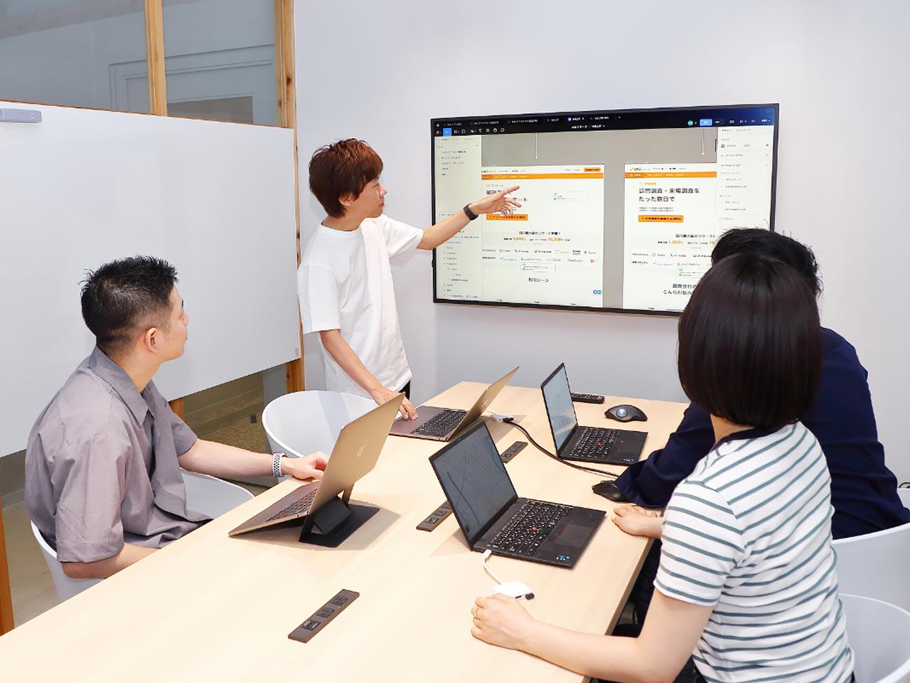 Product-Led Growthを軸に成長しながら、マルチプロダクト戦略で「プロダクトづくりのインフラ」を目指している。