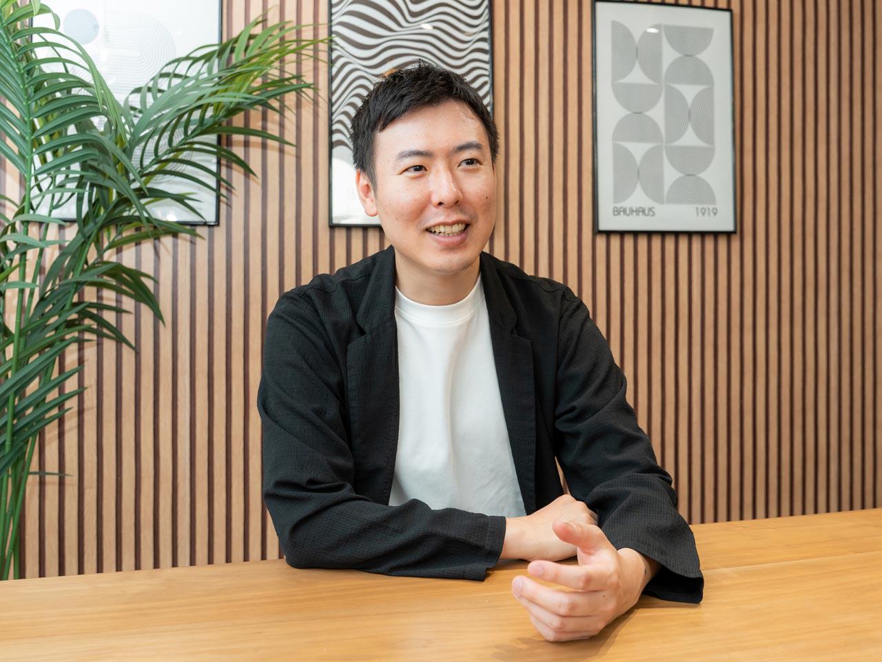 ①感謝、②向上心、③行動という価値観を重視し、フラットで心理的安全性の高い組織運営を行う。