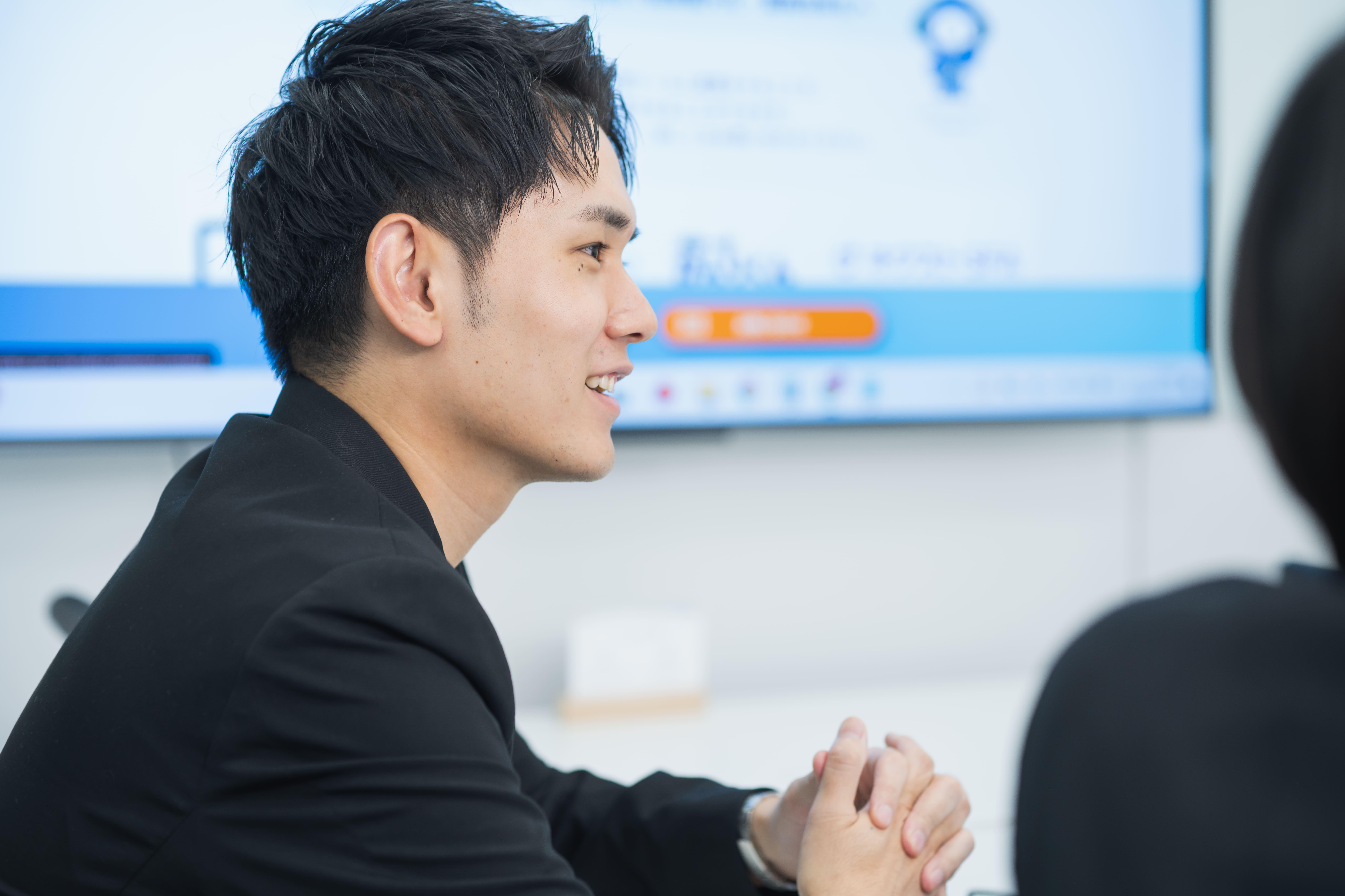 年齢や性別、経歴関係なく一人一人を尊重する会社だからこそ、自分の考えを共有できる場がここにはあります！