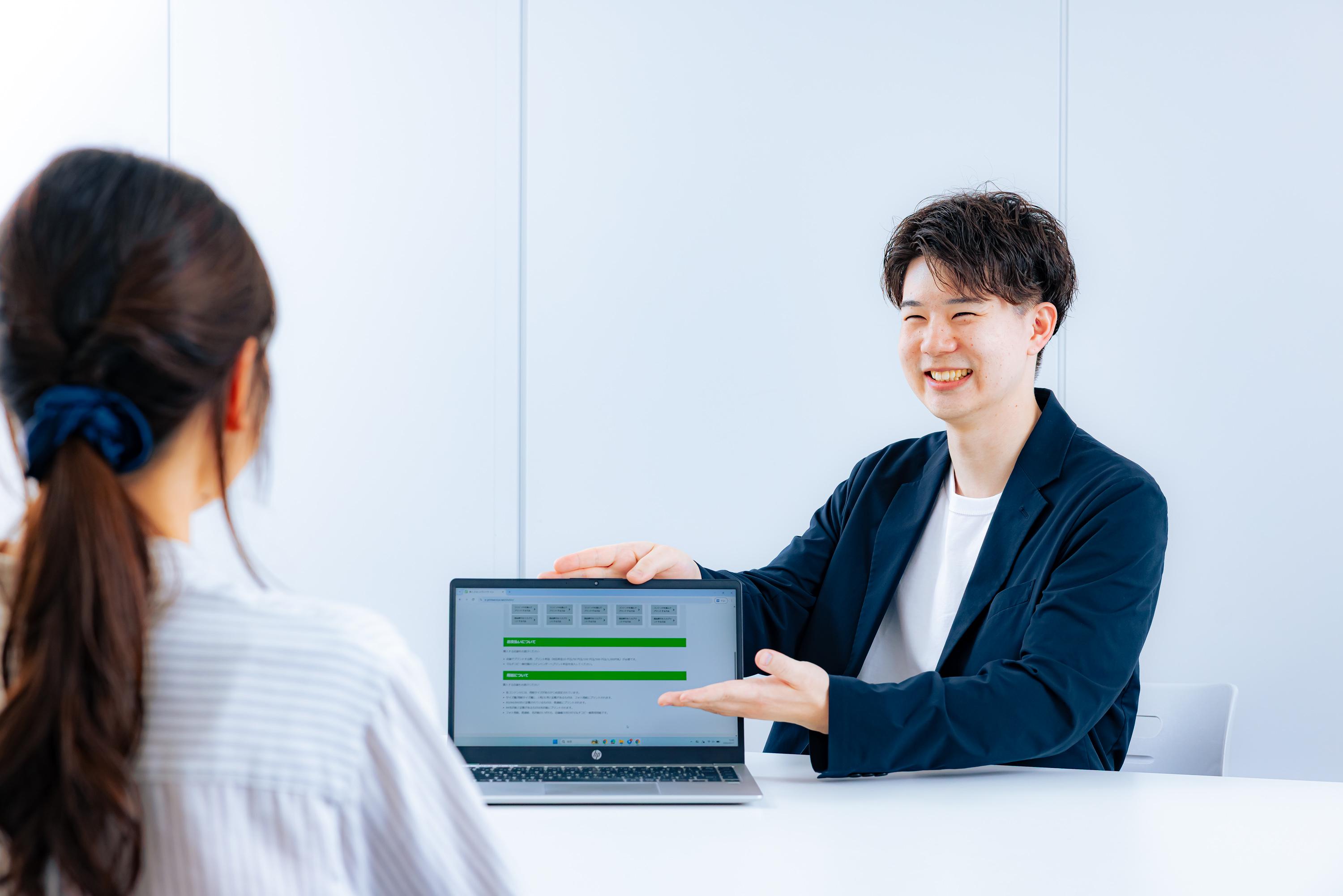 エンドユーザーに近いポジションでシステム開発やインフラ構築・運用に携わりたい方、自社サービス開発に携わりたい方にとってはおすすめの環境だ。