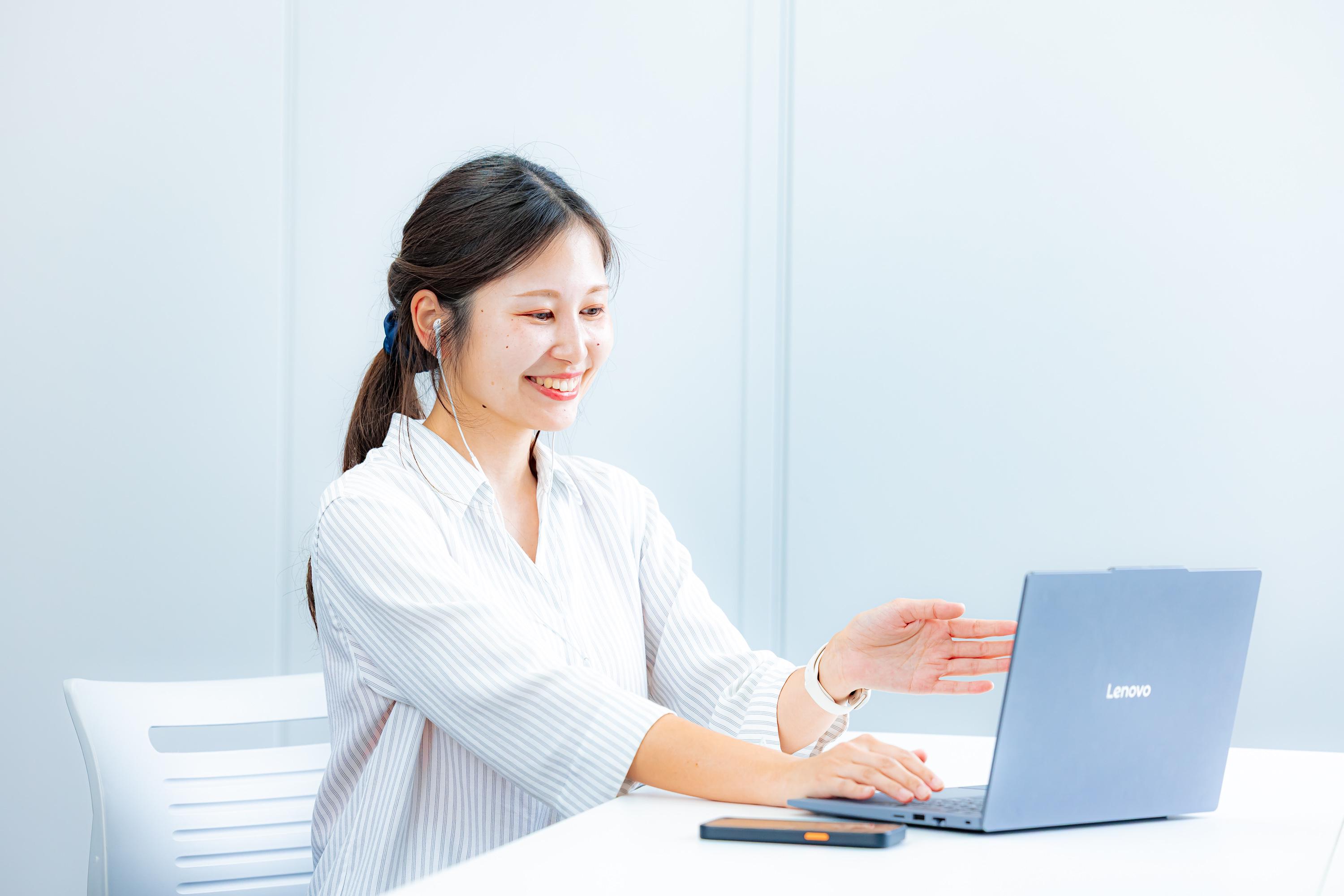 e-出版事業部では利用者急増中のコンシューマー向け自社サービス関連の開発にも取り組むことができる。