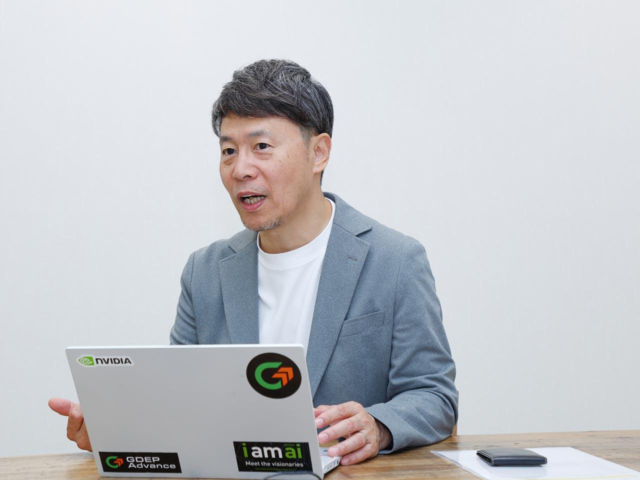 大学や研究機関、製造業の研究開発部門、AIスタートアップ等へ向けて、AIワークステーションやGPUサーバーを提供している。