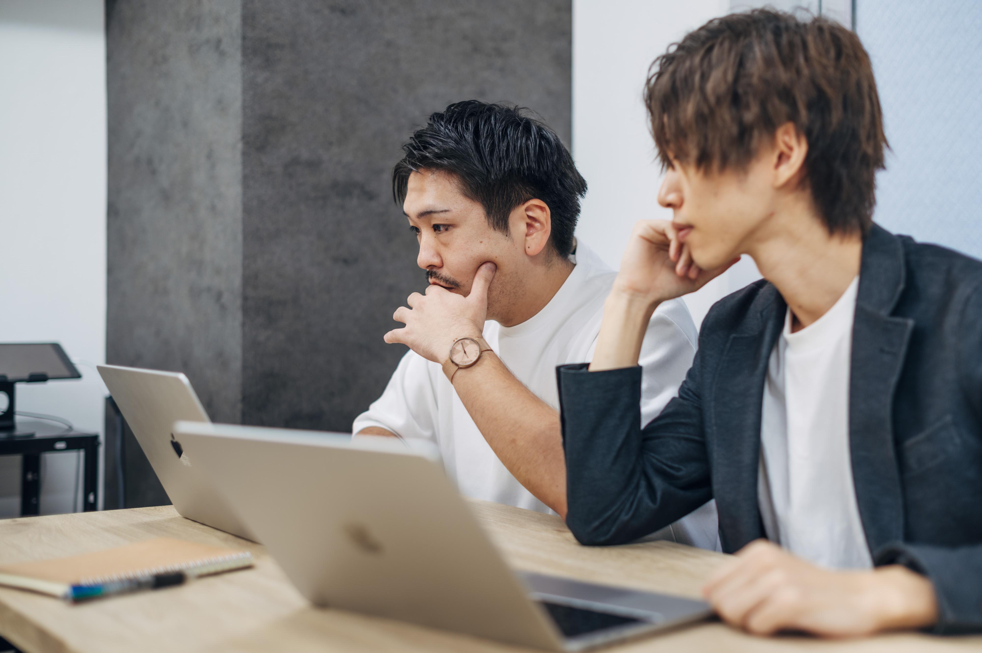 Bamosグループが大切にしているのは「クライアントファースト」の姿勢です。
自社の利益よりもクライアントの売上拡大を優先し、クリーンな広告運用を徹底。

数字にコミットするプロ集団として、業界・規模を問わず多くの企業の成長を支えてきました。
SNSというフィールドに絞って磨き続けてきたノウハウと、グループ内で完結するクリエイティブ制作体制が、Bamosグループならではの競争優位性です。
