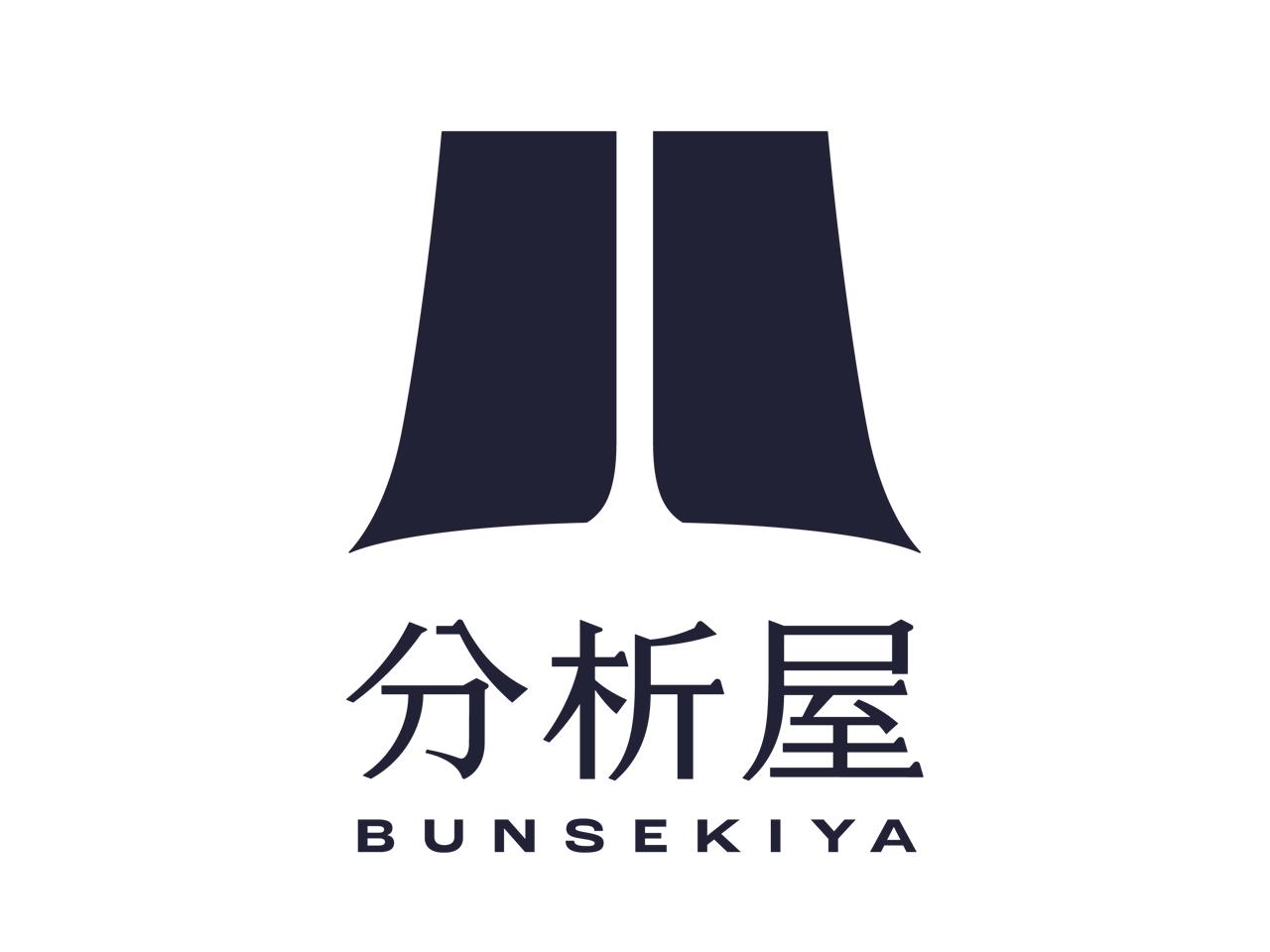 設立当初は「先端ITを身近な存在にする・先端ITの八百屋」というコンセプトがあり、のれんがモチーフに。