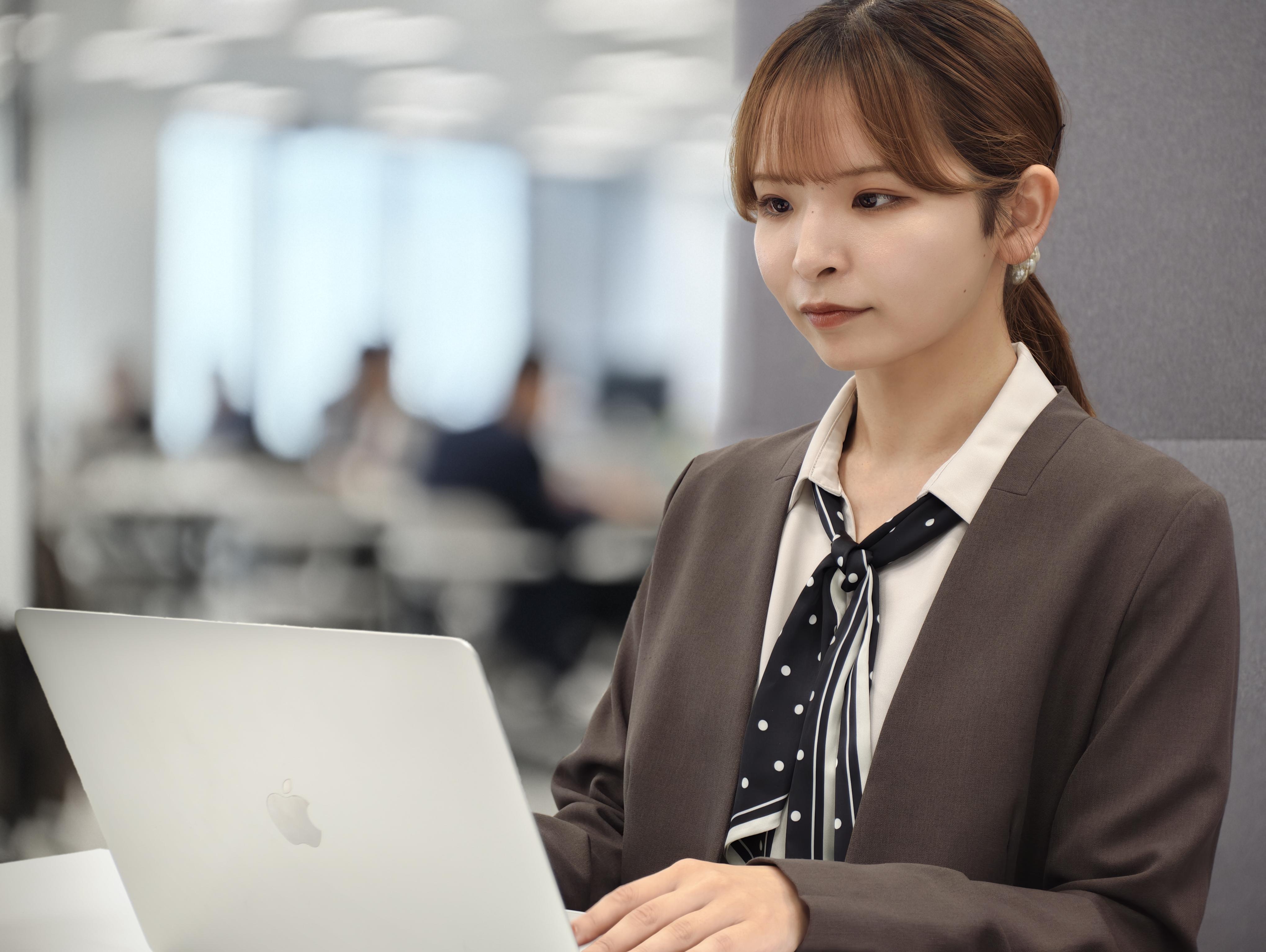SFA/CRM/MAを導入している企業のうち、60%以上がツールを有効活用できていないと感じている。
