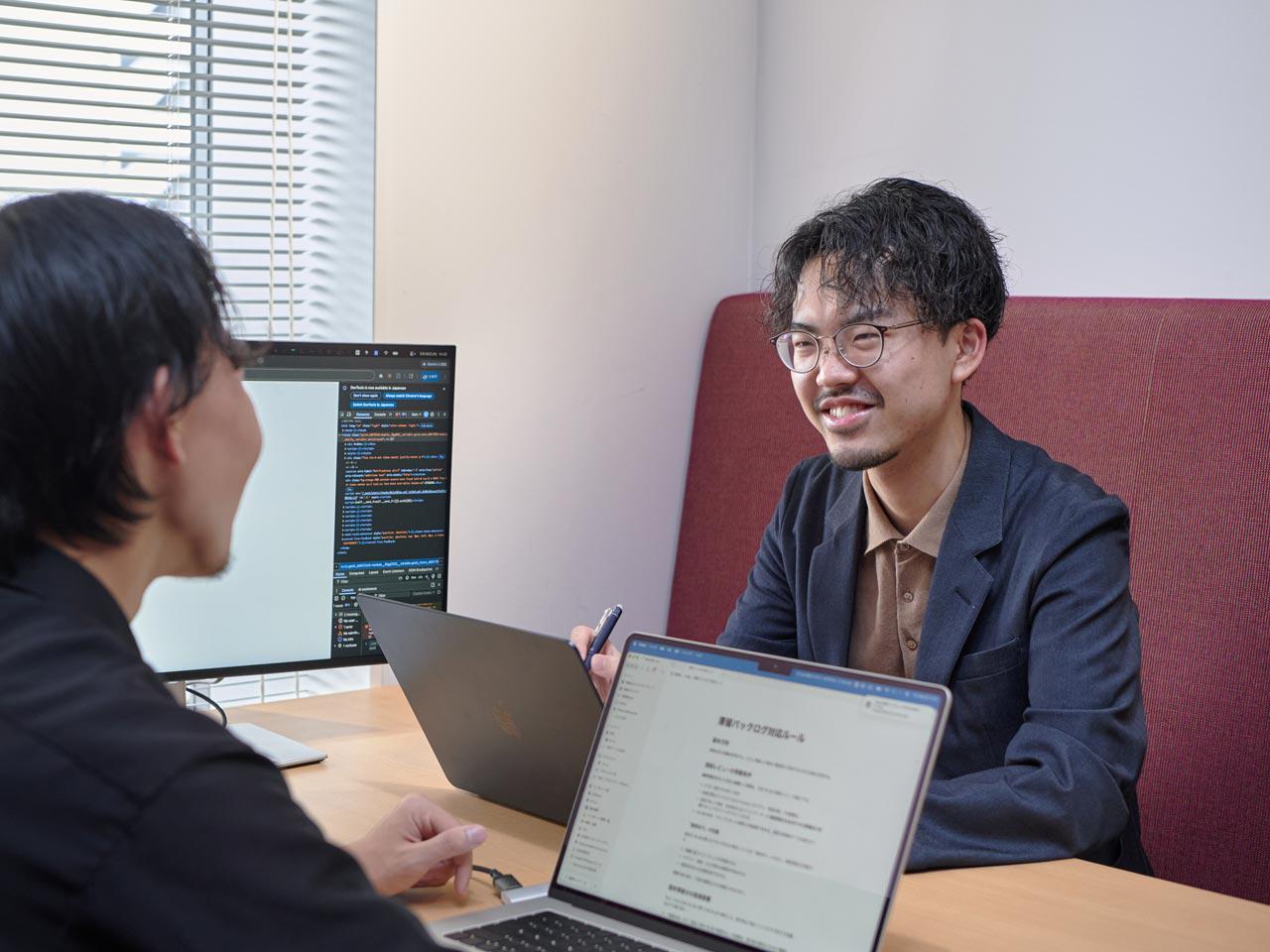 『ながらかいご』は、代表取締役CEO・岡田一輝氏が高専在学中に着想し、仲間とブラッシュアップを重ね、2026年2月にミニマムプランをリリースした。