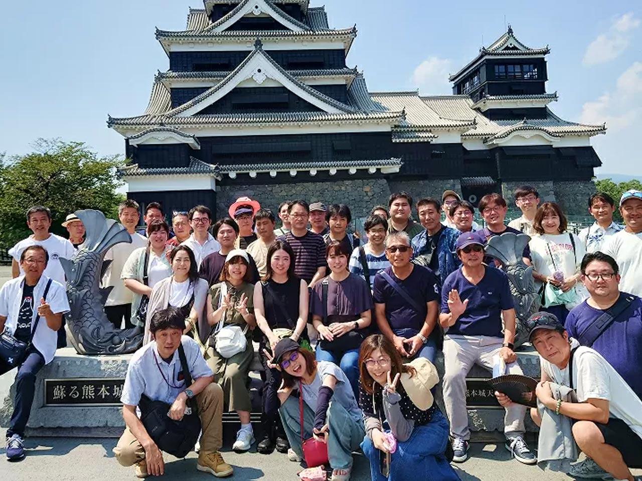 「未来は、わからないからおもしろい」というブランドストーリーを掲げ、働きやすさと働きがいが感じられる環境をつくることを目指し、社名変更や社屋の刷新等リブランディング戦略にも果敢に取り組んでいる。