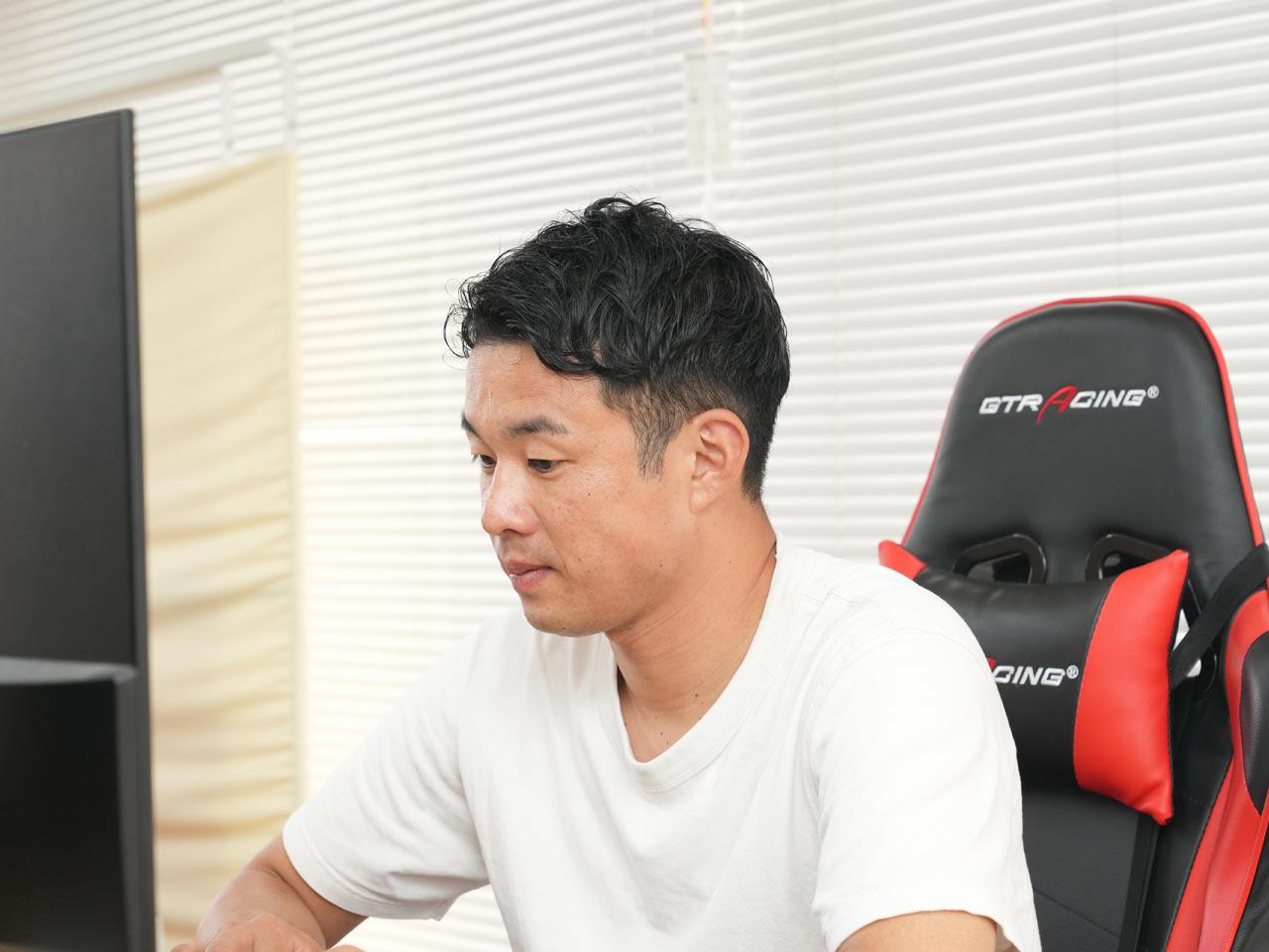 自らの努力が報酬に直結するとともに、単価減少や待機が発生しても月収が変わらないメリットがある。