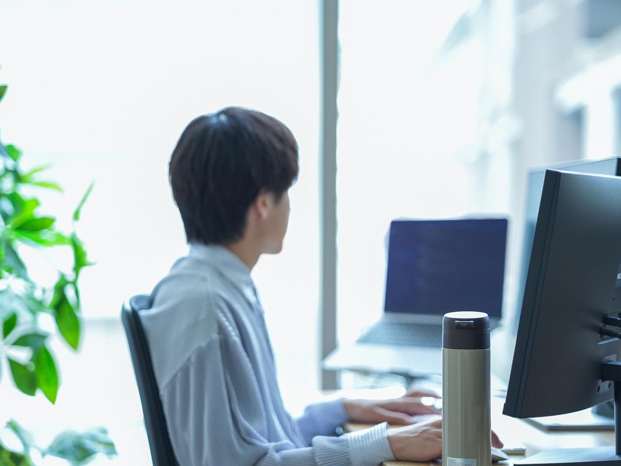 「クリエイティブを楽しむこと」をモットーに掲げ、メンバー同士が気軽にレビューしながらクオリティを高めていくことが、日常的に行われる。