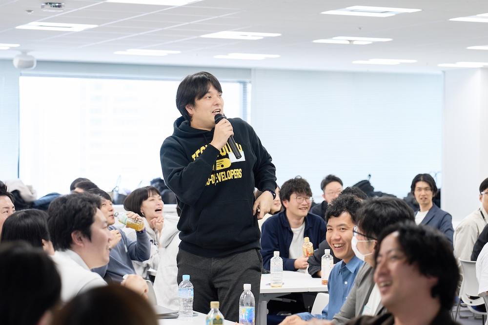 納得いくまでとことん議論！組織や風土、制度は、メンバー全員が責任を持って自ら作っていく、という文化が根付いている。