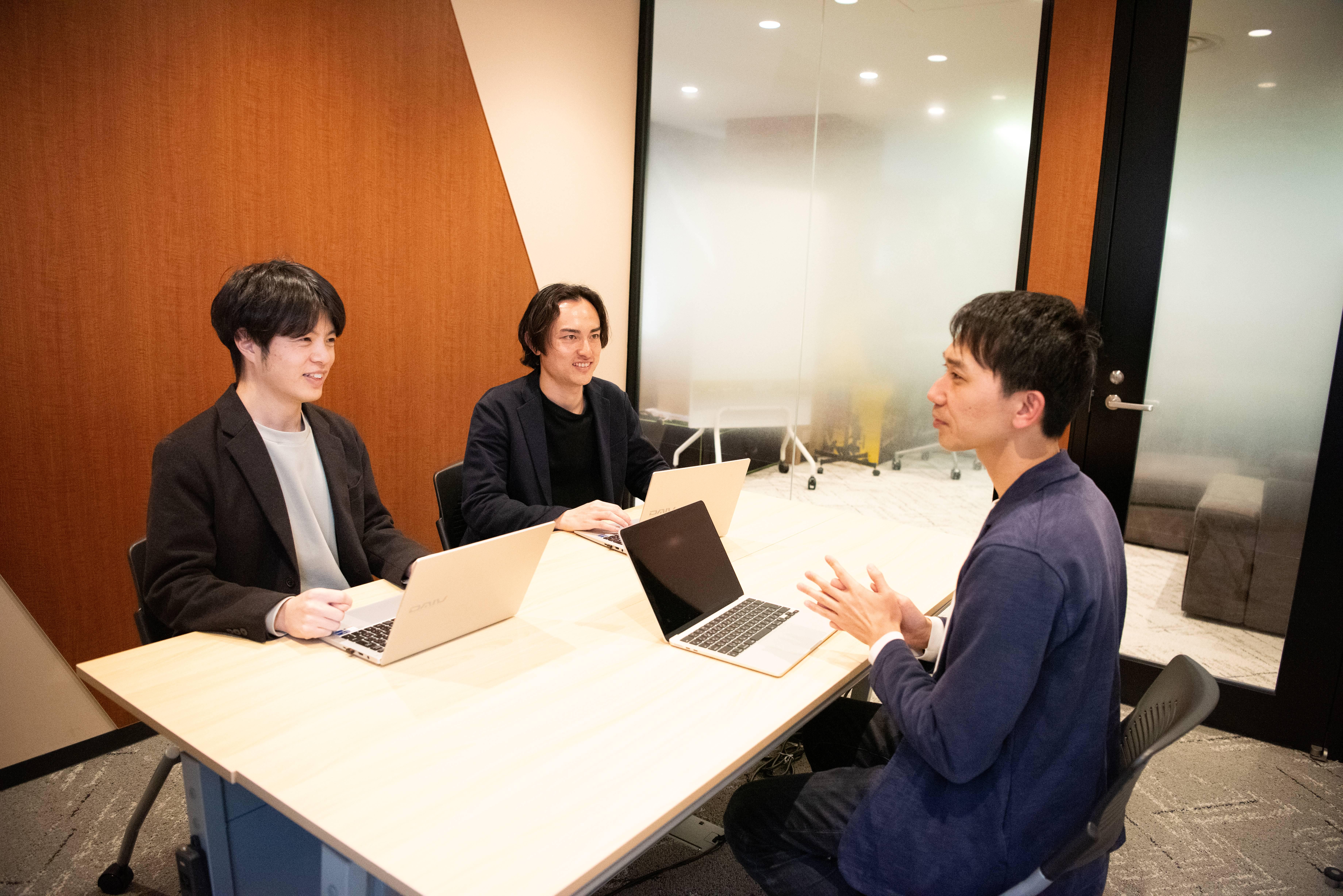 事業内容：通信・インターネット