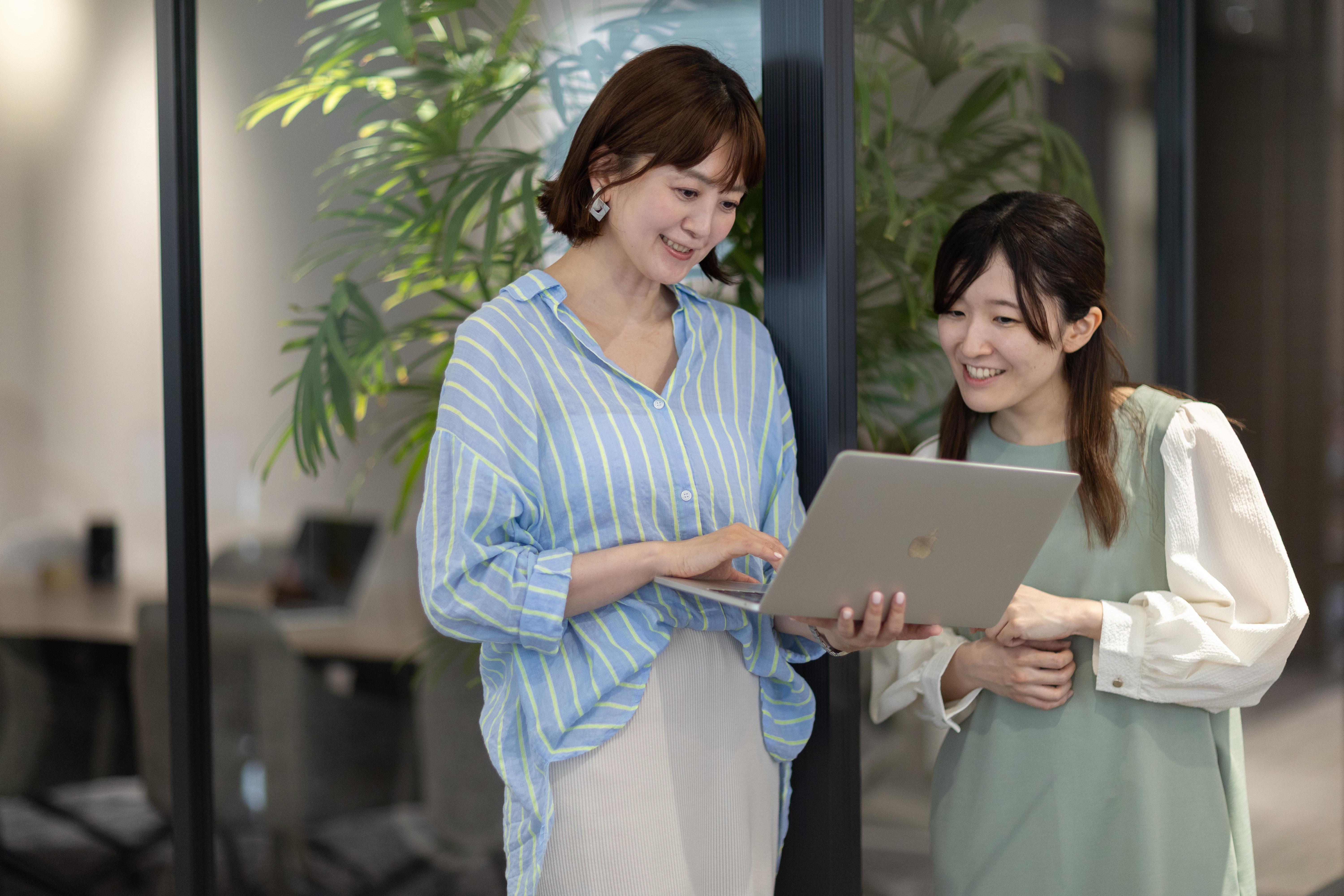 年齢に関係なく活躍できる環境です！中途入社者たちからは、「穏やかで優しい社員が多い」という声をよく聞きます。