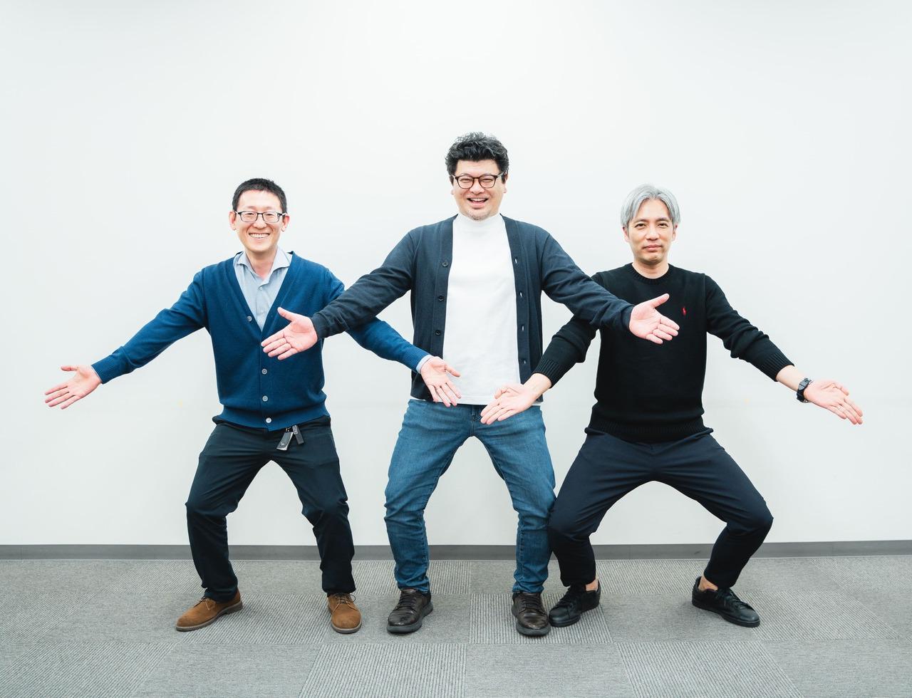 ちらが、取締役の3名です！
・左： 取締役（分析 / CSグループ責任者）
・中： 代表取締役社長
・右： 取締役（営業グループ責任者）

3名とも気さくで話しやすい人柄ですので、困ったときや提案があるときは、いつでもすぐに相談できる環境です！

また、経営層との距離が非常に近いため、経営者の視座やスキルを間近で盗むこともできます。