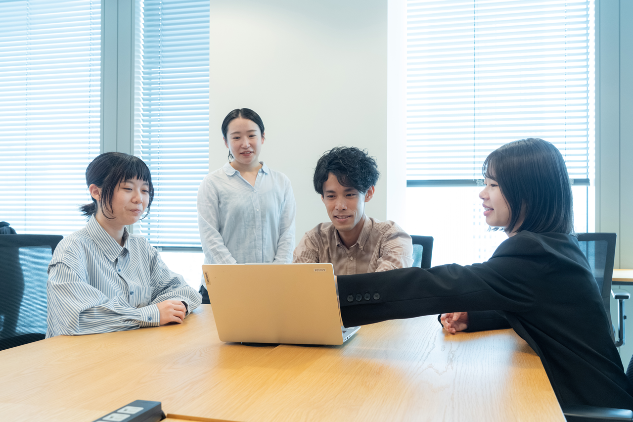 みんなでノウハウを共有しながら採用成功へコミットしています。