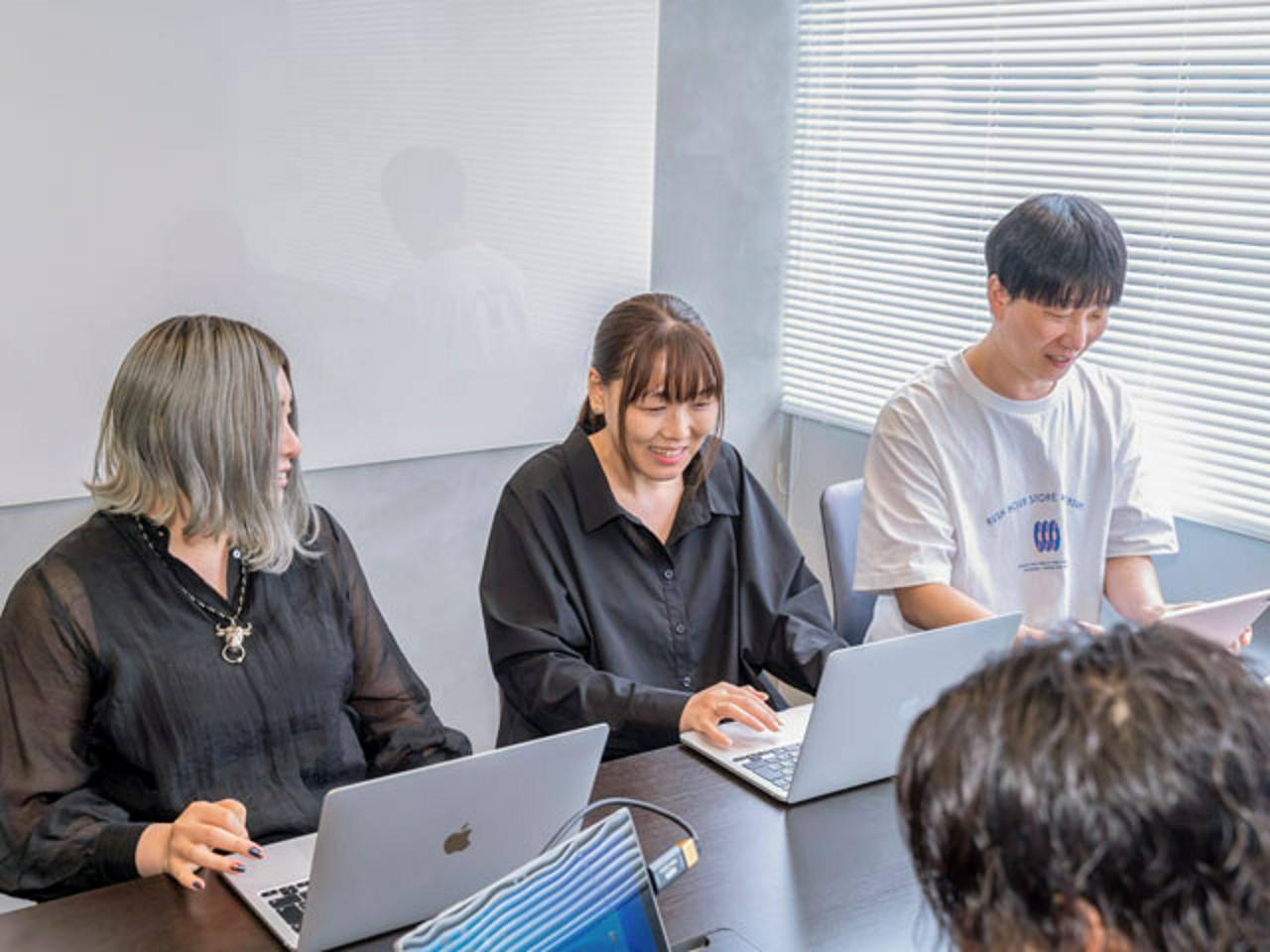 株式会社STAY GOLD 求人画像1