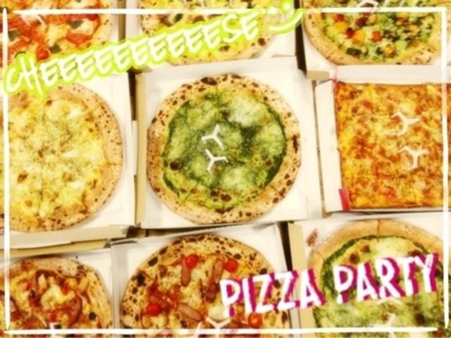 毎月24日はピザパーティの日。お昼ご飯にみんなでピザを食べます☆