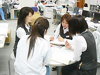 社長をはじめとする役員も全員同じ事務所で働く。