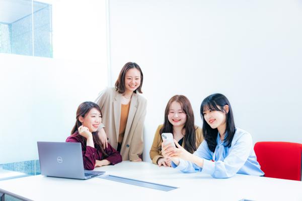 募集している求人：【週4リモート×上場グループ】自社SaaSプロダクトを動かす営業マネージャー候補募集