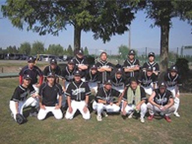当社社内クラブ野球部「ドランカーズ」集合写真。野球好きも、初心者もウェルカムです！