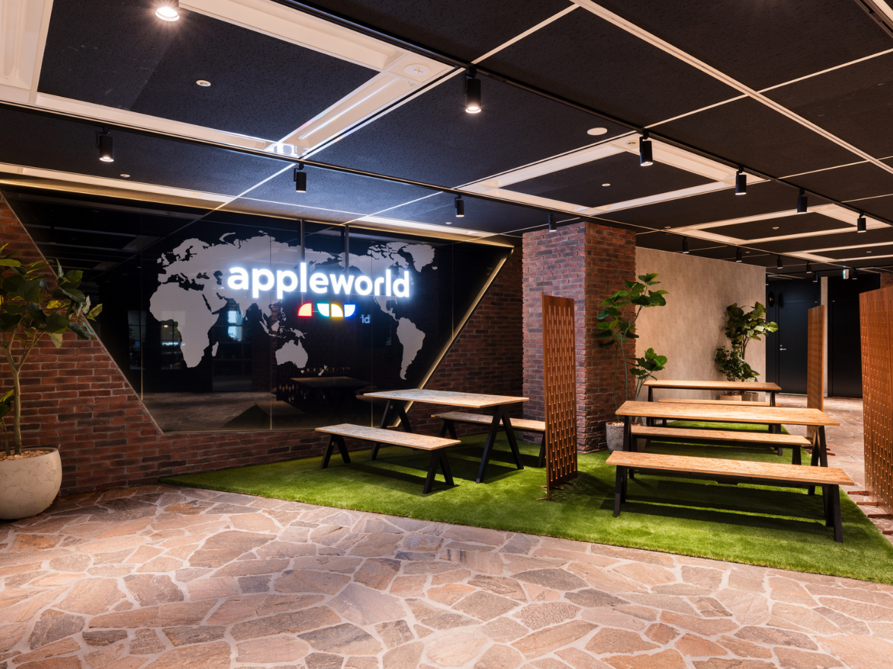 株式会社アップルワールド 求人画像1