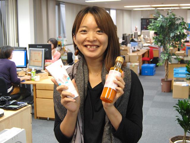 私たちの仕事は幸せと笑顔を運ぶこと
私たち自身が笑顔でなくっちゃ始まりません♪