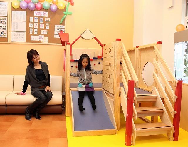 小児科メインの店舗は、お母様にもお子様にも配慮した店づくりをしています。
