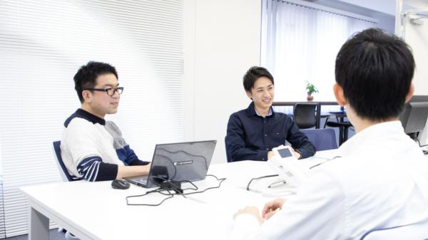 募集している求人：社員の声が反映される《仕事もプライベートも充実当たり前！男性育児休暇取得実績アリ》♦SE/PG募集♦オープン/Web系案件を中心とした プロジェクトをお任せします!