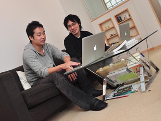 代表取締役 林 直史 氏（左）