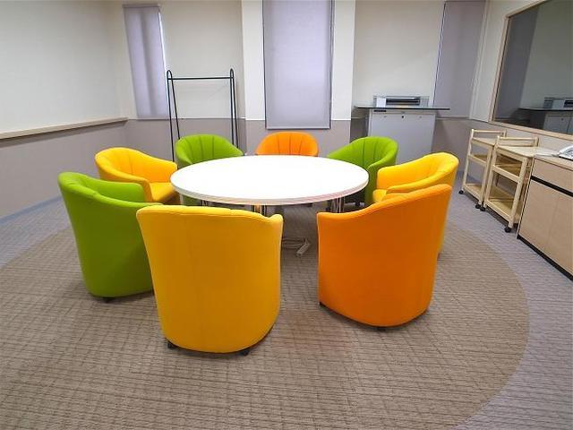 毎日様々なインタビューが行われている自社のインタビュールーム。