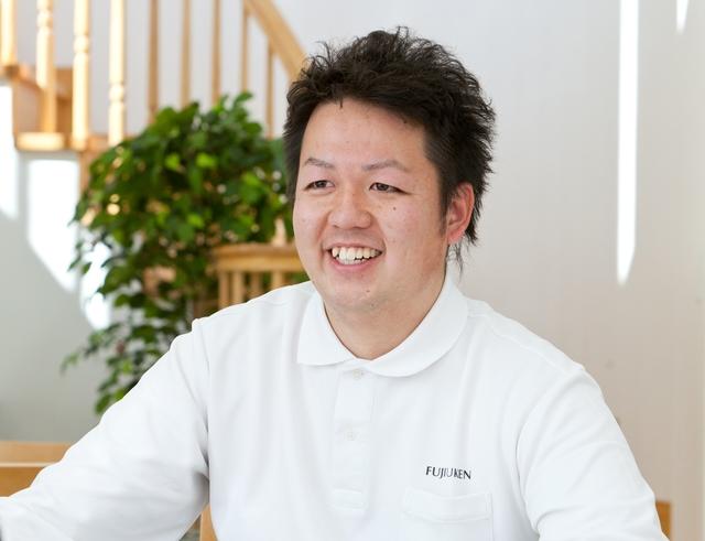 【ハウジングアドバイザー】
営業担当(ハウジングアドバイザー)は、当社の正直な経営体制と、それに裏打ちされた商品によって、お客様に自信を持ってご提案できます。