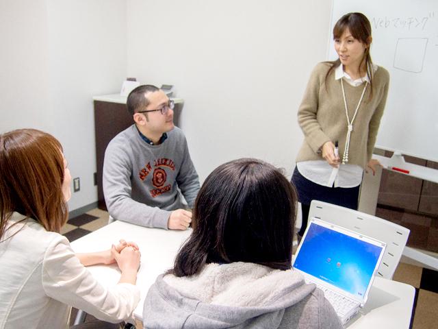 学校事業とウェディング事業の２つが事業の柱であるリューノス。