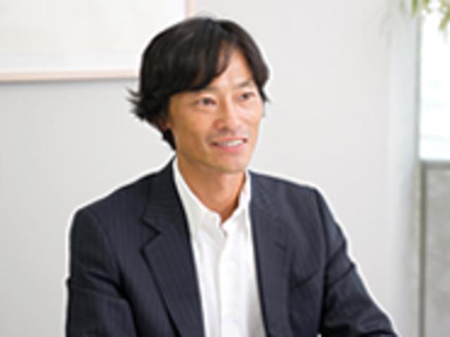 代表取締役社長 前多俊宏。大手IT開発企業から通信機器販売企業に転じ、取締役まで務めた。そして携帯サイトのコンテンツビジネスに可能性を感じ、1996年にエムティーアイを創業。