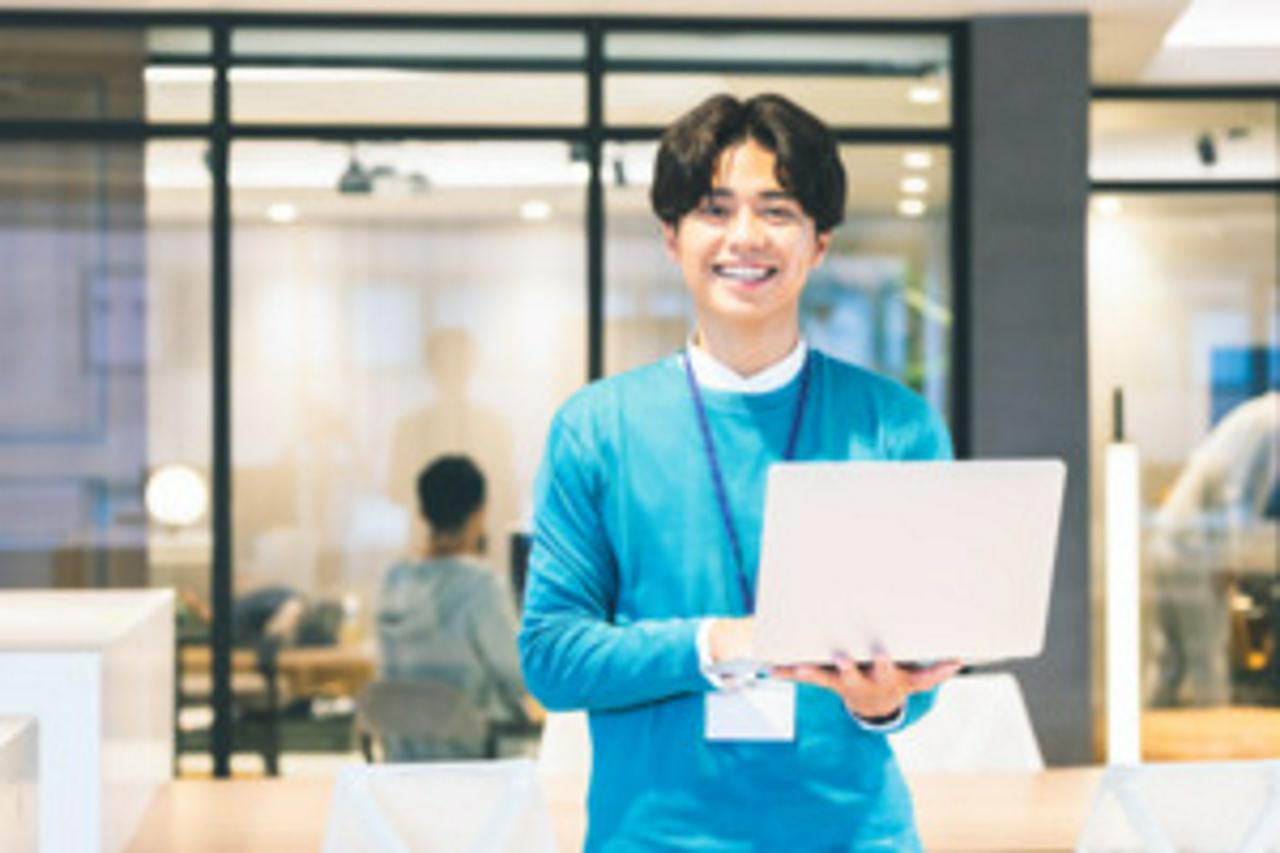 株式会社GeNEE 求人画像1