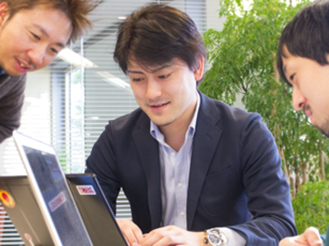 3名での事業の立ち上げから試行錯誤を続けることで実績を積み上げてきた。その文化は現在も同社の強みだ。