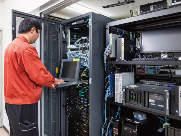 募集している求人：Webエンジニア、社内SE