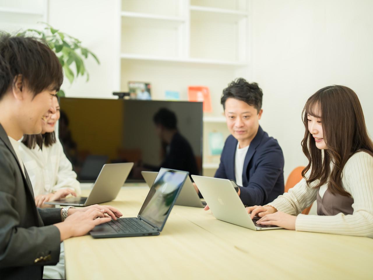 株式会社ユニアース 求人画像1